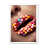 Дизайнарт 'близък план на креативен грим върху женски устни с Лолипоп' модерна рамка Арт Принт